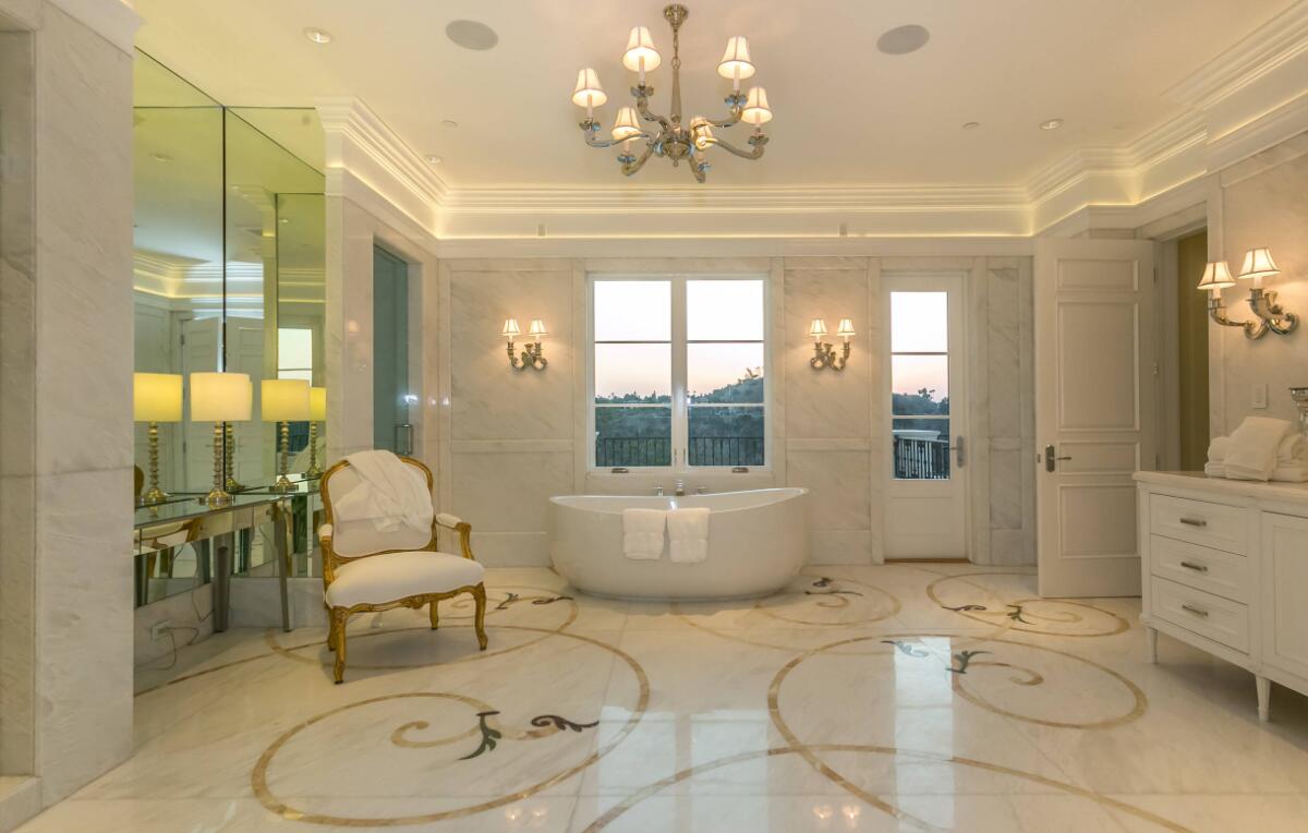 bathroom Benedict Residence stone project